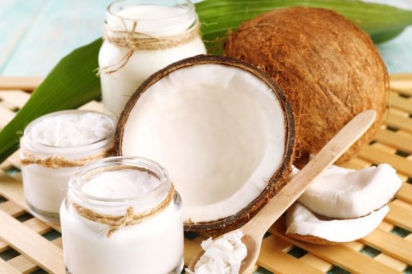 紫外線を受けた夏肌ケアは ココナッツオイルでクールダウン