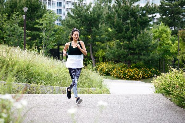 今までにない極上のクッショニング！黒木なつみ愛用のHOKA ONE ONE FLYコレクション