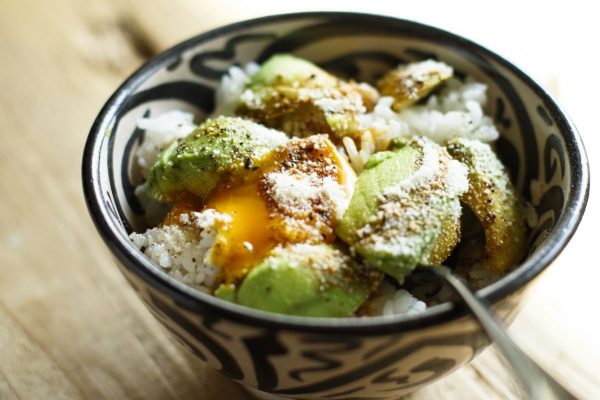 【栄養士直伝】包丁もフライパンも不要。栄養価抜群！朝の超速レシピ