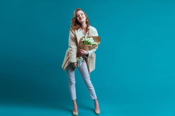 男は視線で恋をする！モテ女はもう知っているジーンズ。