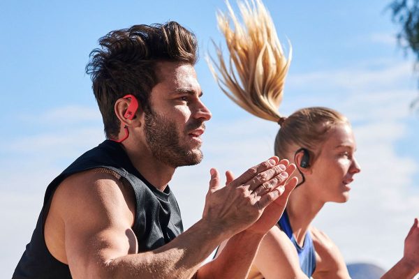 あらゆるスポーツシーンで、快適なフィッティングをキープ！JBLの最新ワイヤレスイヤホンに注目！