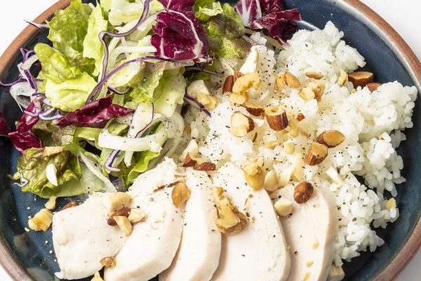 トレーニング後に試してみて！サラダチキンの時短レシピ！