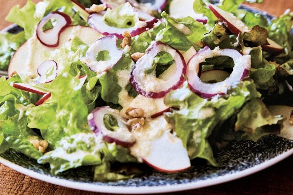 野菜がモリモリ食べられちゃう！濃厚ソースでいただくサラダ♪