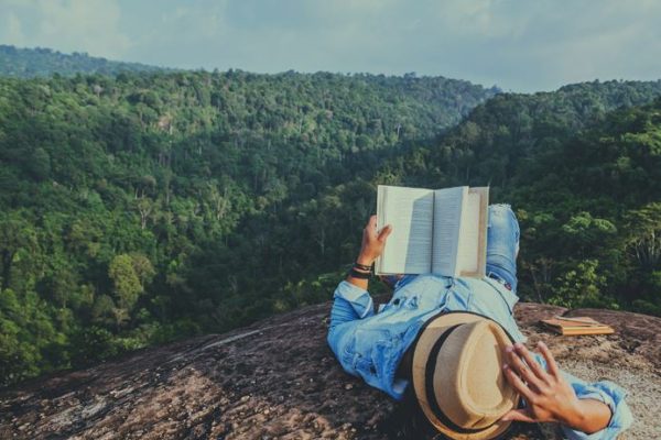 牡牛座は年上男性との出会いあり？水瓶座は無理せず家でゆっくり過ごすと吉。【スピリチュアルカウンセラーLEIの週間占い】10/28～11/3