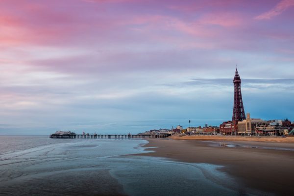 読めば旅に出たくなる？！100のアイデアを授けてくれる一冊