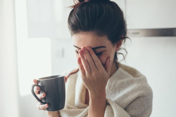 胸を大きく開こう！「心のダメージ」からくる冷えのためのポーズ