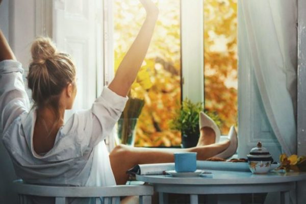 ダイエット中なのに食べたい気持ちが収まらない…そんなときには深呼吸を!