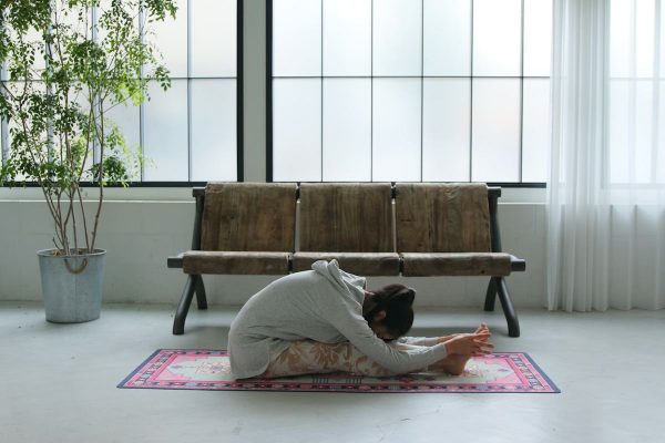 アクティブな毎日をラグのようなマットと共に