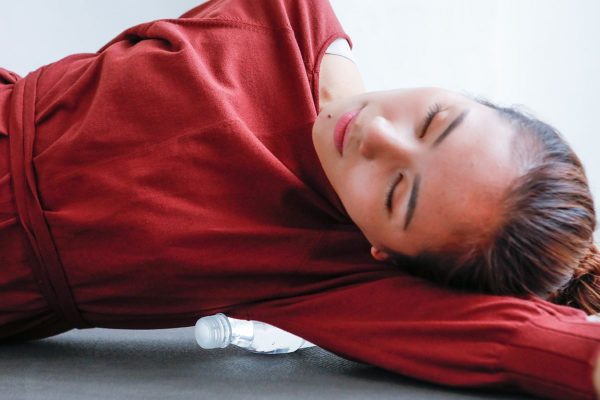 【誌面連動】セルフトリートメント「肩甲骨マッサージ」動画