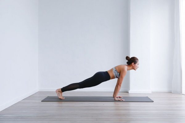 【誌面連動】基本のアジリティトレーニング「バービー」動画