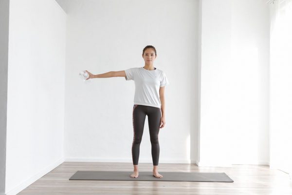 【誌面連動】基本のダンベルトレーニング「フォースレイズ」動画
