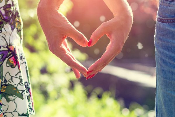 男子も悩んでる！告白できないけど、彼女が好きな気持ちをどうすればいい？