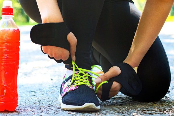 実は糖質が多いスポーツドリンク。代わりに飲むなら○○がいい！