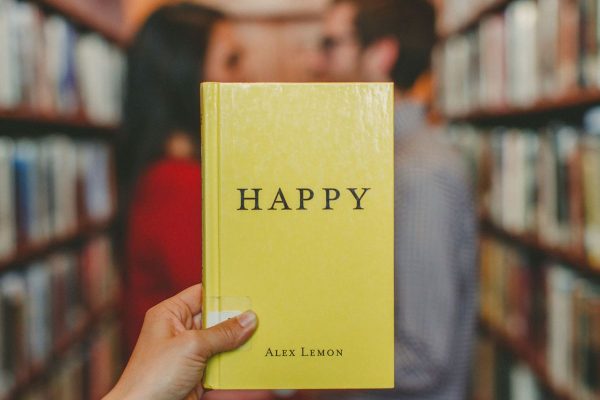 「彼と腕を組んで歩きたい」不倫している女子の「自分」のトリセツ【彼とのデート編】