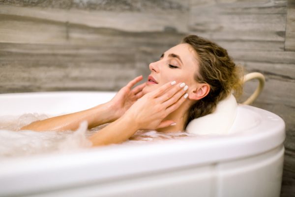 夏の疲れた体をリセット!暑さに負けない体になる入浴術