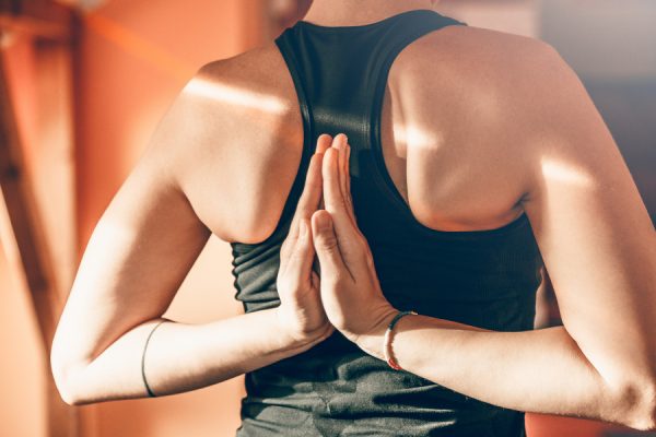 メリハリボディを作る！肩甲骨を緩めるエクササイズ